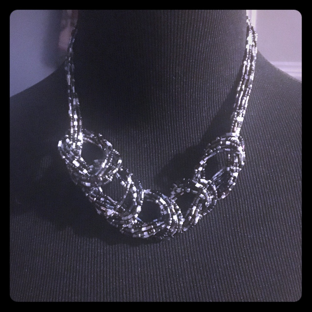 ! Chunky stylish black/Silver necklace